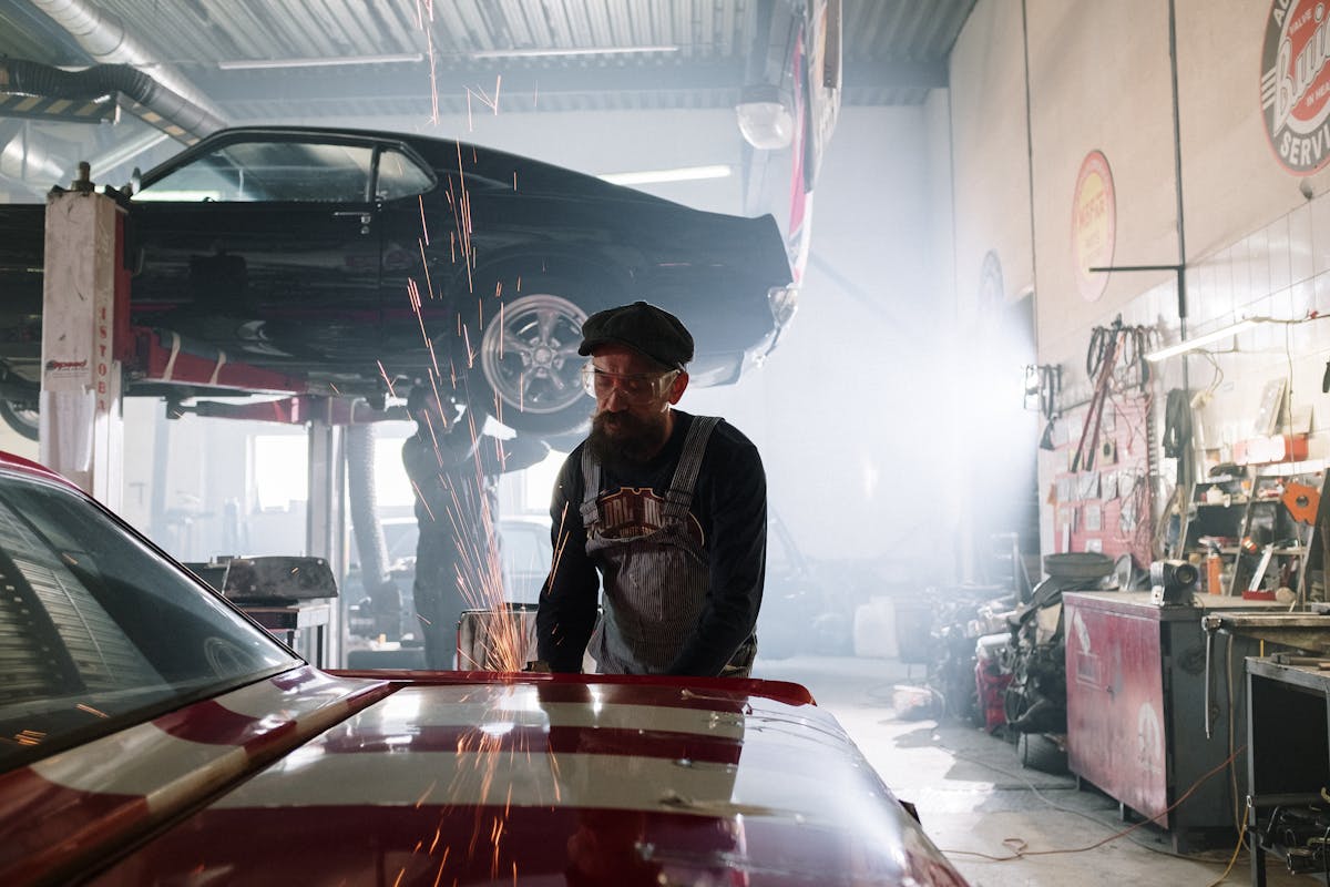 Il team di AutoMotors nello showroom